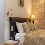 Metropole Luxury לינה וארוחת בוקר 4*