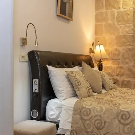 Metropole Luxury krevet i doručak 4*