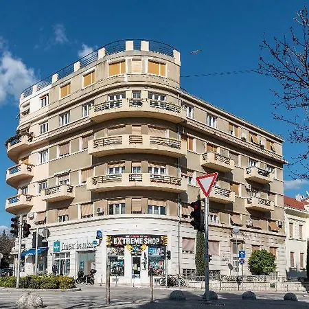 krevet i doručak Metropole Luxury 4*