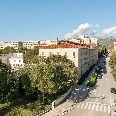 krevet i doručak Metropole Luxury 4*