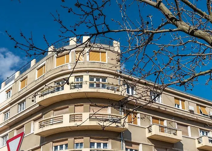 Metropole Luxury