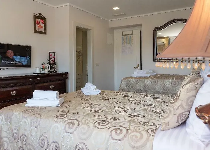 Metropole Luxury Couette-café 4*