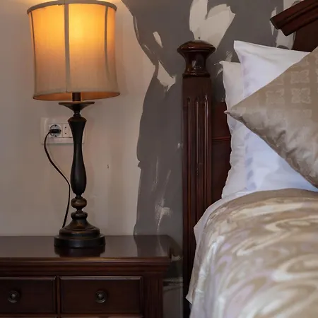 Metropole Luxury سبليت