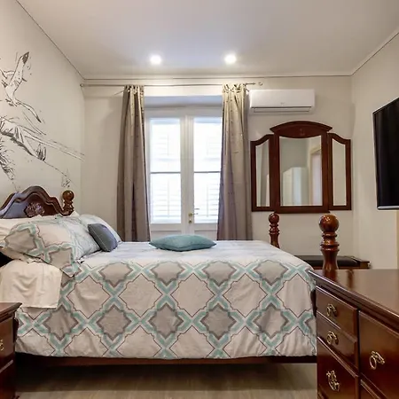 فندق مبيت وإفطار Metropole Luxury 4*