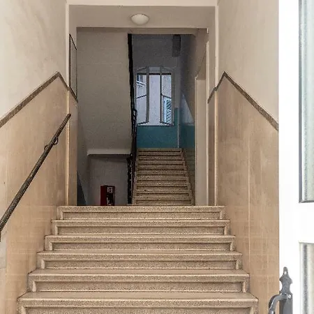 Metropole Luxury سبليت