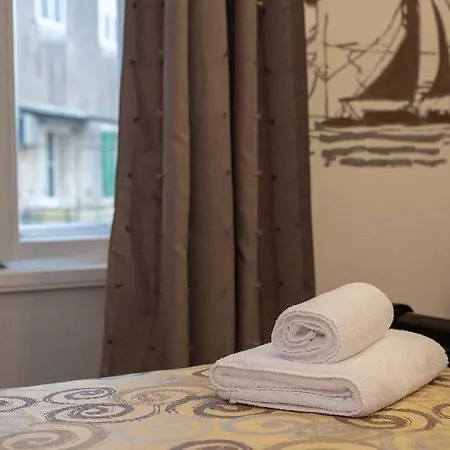 فندق مبيت وإفطار Metropole Luxury 4*