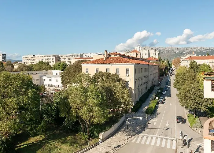 Bed & Breakfast Metropole Luxury 4*